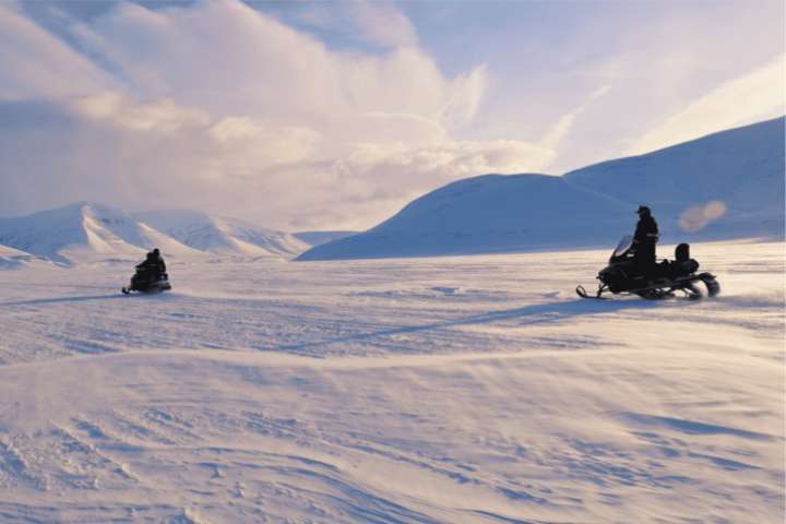 Snowmobile em Svalbard — NORD Expedition